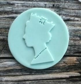 Queens head fondant embosser